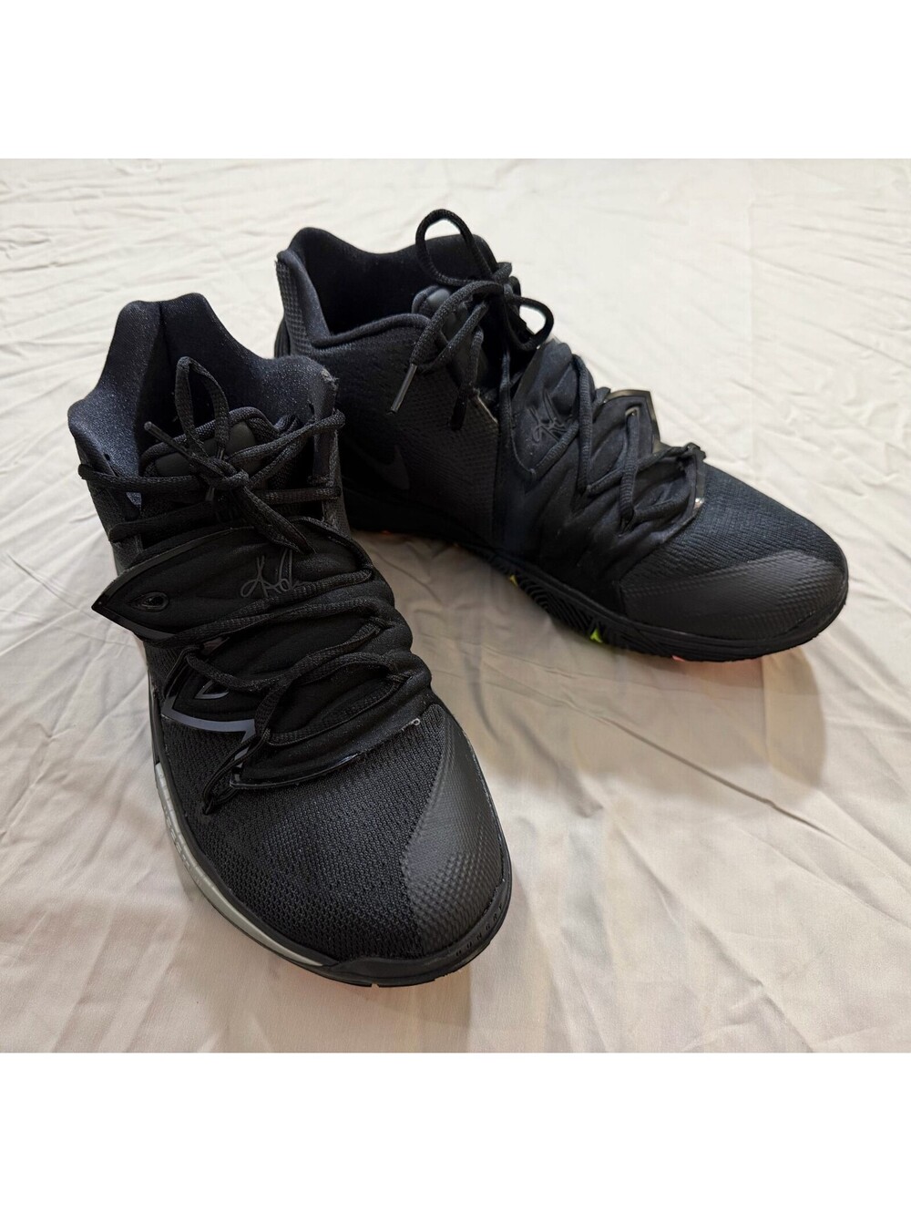 Nike Kyrie 5 EP Black Rainbow Soles Mens 10.5 Basketball Shoes AO2919-001